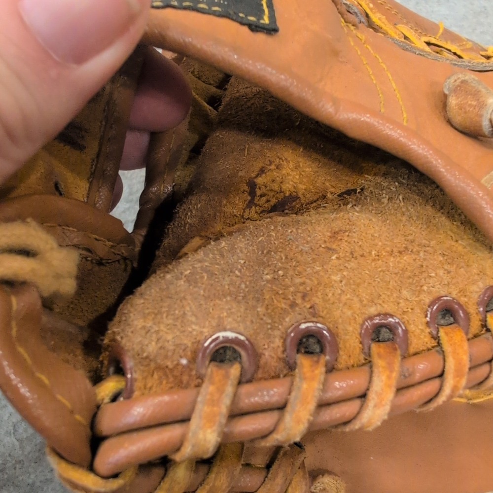 Vintage‎ Revelation Western Auto Stores Baseball Glove Cowhide 36-1234-8 Brown - Picture 4 of 6